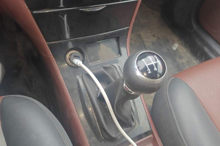 Used BYD F3 2016 1.5L Manual Comfort Model Gear Lever