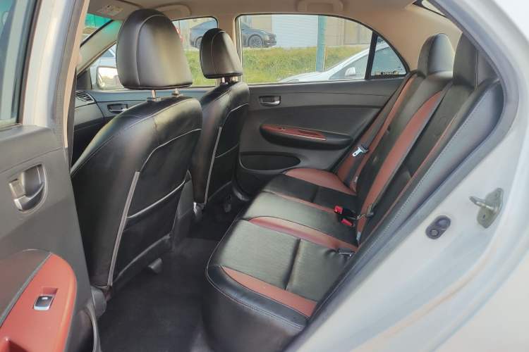 Used BYD F3 2016 1.5L Automatic Luxury Model Interior 2