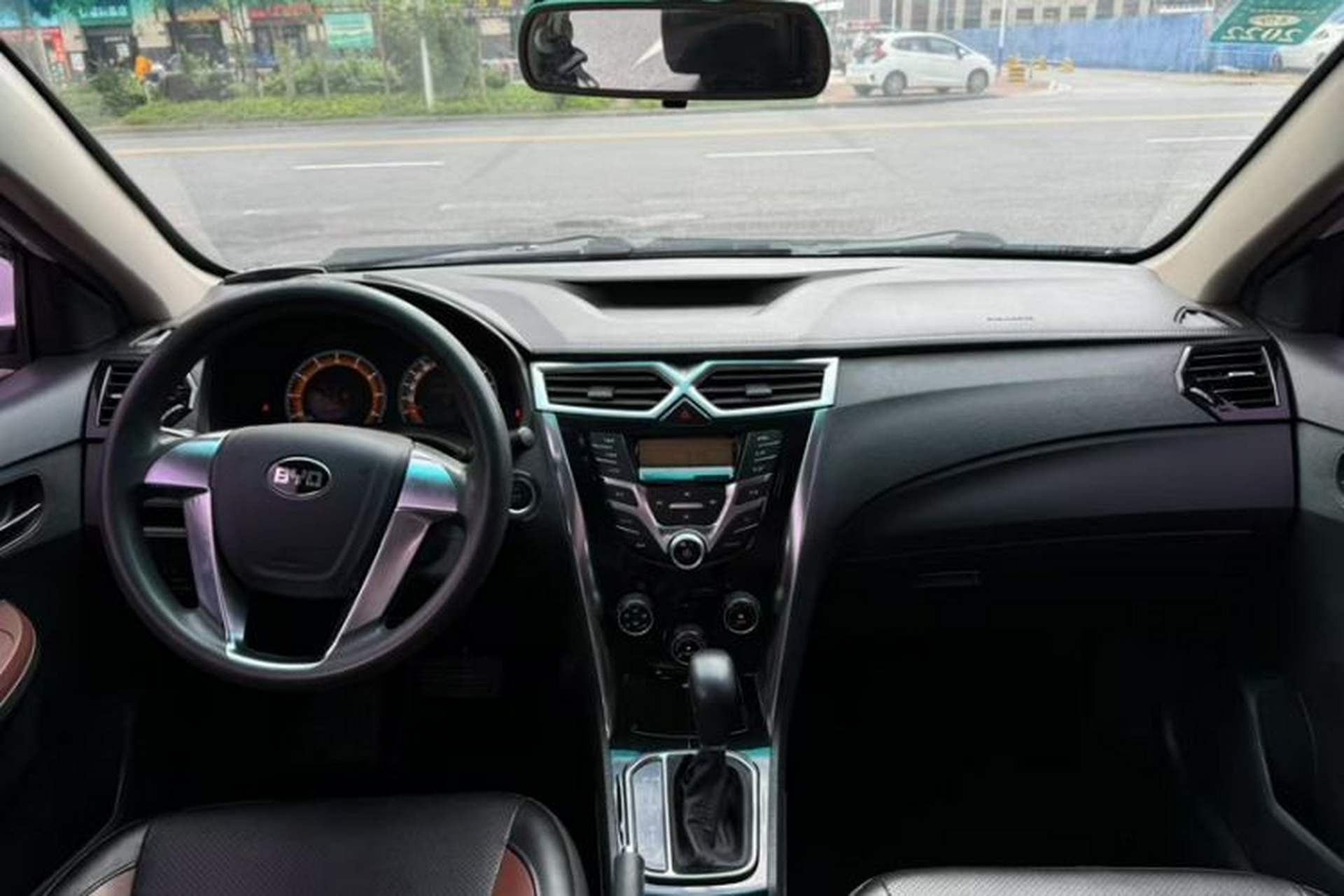 Used BYD F3 2016 1.5L Automatic Luxury Model Interior 3