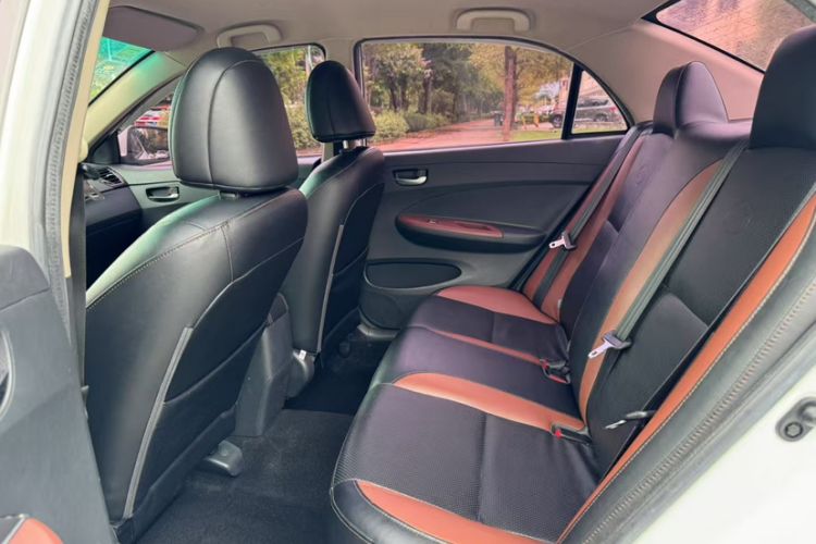Used BYD F3 2016 1.5L Automatic Luxury Model Interior 4