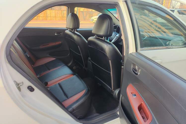 Used BYD F3 2016 1.5L Automatic Luxury Model Interior 4