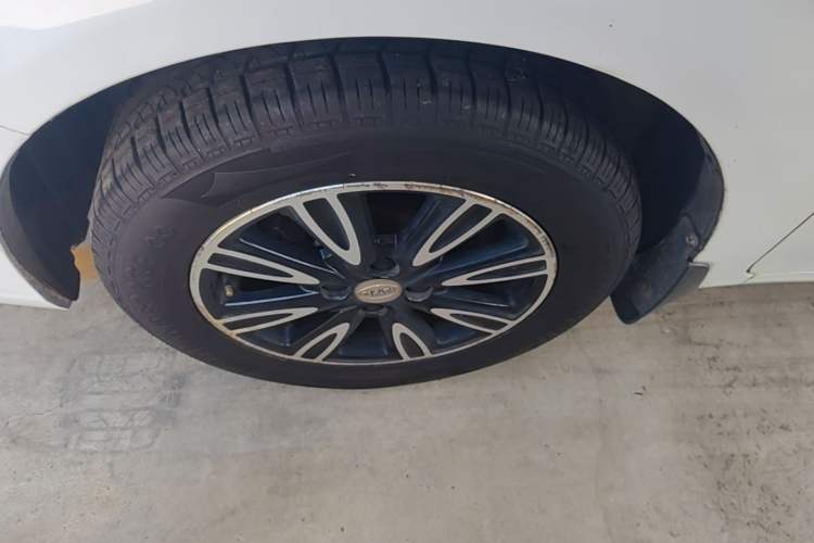 Used BYD F3 2016 1.5L Automatic Luxury Model Left Front Wheel Hub