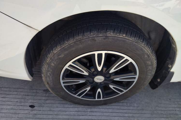 Used BYD F3 2016 1.5L Manual Luxury Model Left Front Wheel Hub