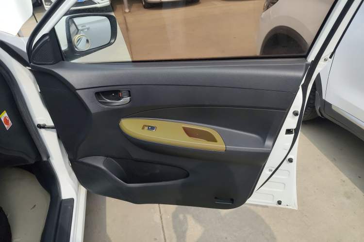 Used BYD F3 2016 1.5L Automatic Luxury Model Right Front Door Interior