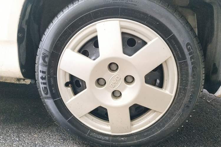 Used BYD F3 2016 1.5L Manual Comfort Model Right Front Wheel Hub