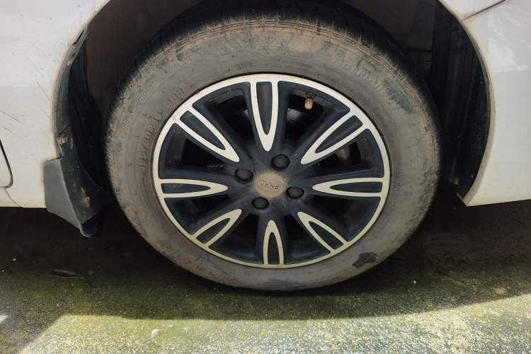 Used BYD F3 2016 1.5L Manual Luxury Model Right Front Wheel Hub