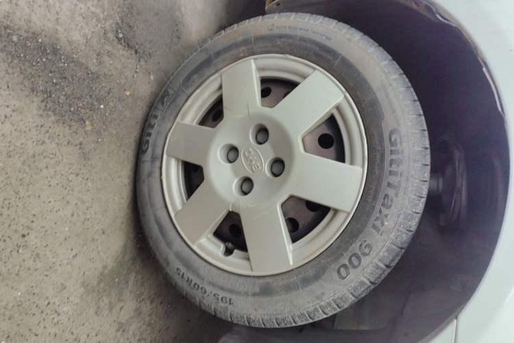 Used BYD F3 2016 1.5L Manual Comfort Model Right Front Wheel Hub