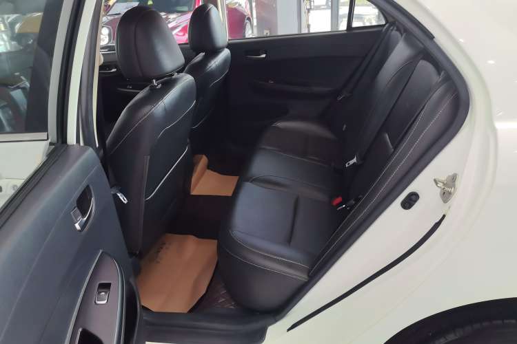 Used BYD F3 2016 1.5L Automatic Luxury Version Right Rear Seat