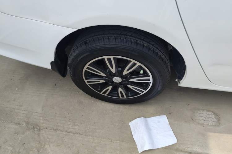 Used BYD F3 2016 1.5L Automatic Luxury Model Right Rear Wheel Hub