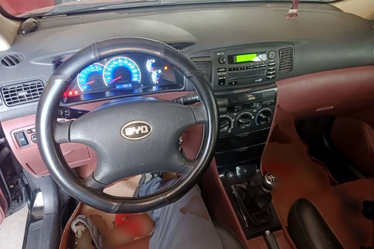 Used BYD F3 2018 1.5L Manual Classic Model Center Console