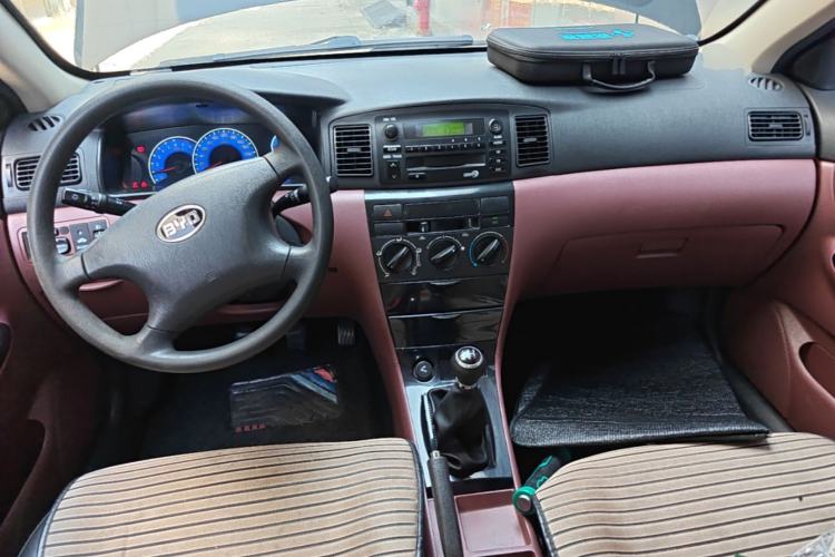 Used BYD F3 2018 1.5L Manual Classic Model Center Console