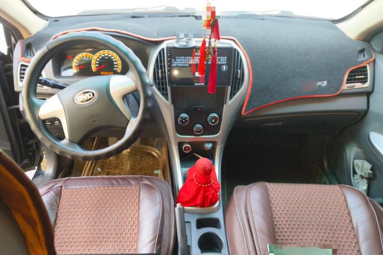 Used BYD F3 2018 1.5L Manual Elite Version Center Console