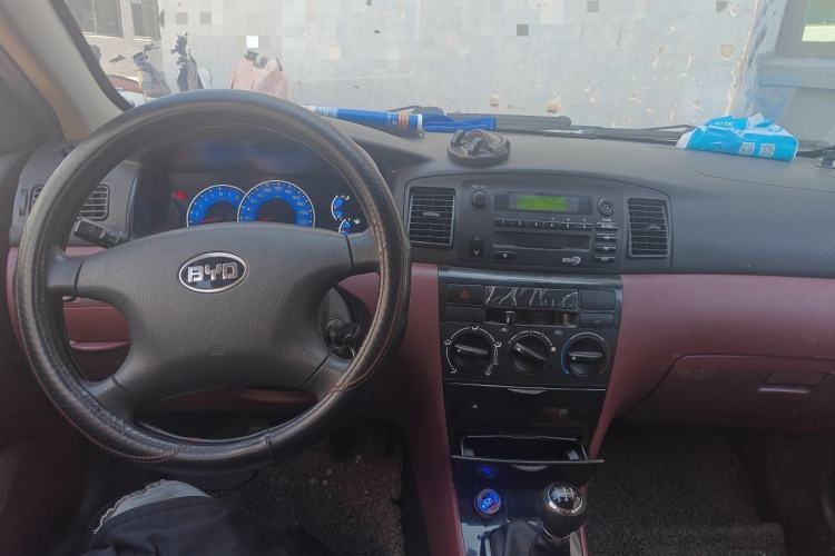 Used BYD F3 2018 1.5L Manual Classic Model Center Console