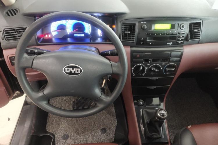 Used BYD F3 2018 1.5L Manual Classic Model Center Console
