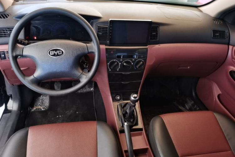 Used BYD F3 2018 1.5L Manual Classic Model Center Console