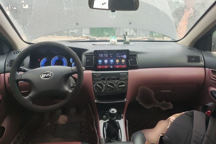 Used BYD F3 2018 1.5L Manual Classic Model Center Console