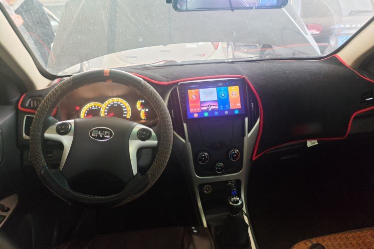 Used BYD F3 2018 1.5L Manual Fashion Model Center Console