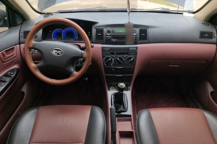 Used BYD F3 2018 1.5L Manual Classic Model Center Console