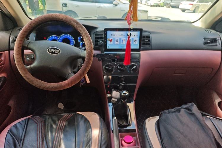 Used BYD F3 2018 1.5L Manual Classic Model Center Console