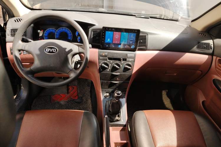 Used BYD F3 2018 1.5L Manual Classic Model Center Console