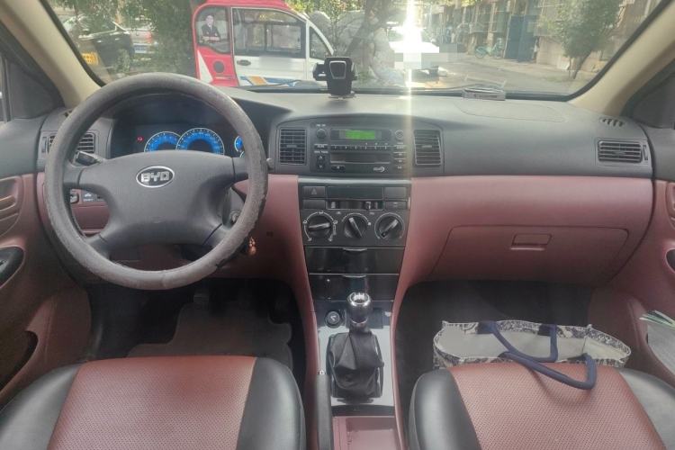 Used BYD F3 2018 1.5L Manual Classic Model Center Console