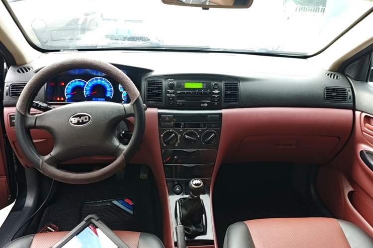 Used BYD F3 2018 1.5L Manual Classic Model Center Console