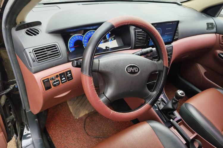 Used BYD F3 2018 1.5L Manual Classic Model Center Console