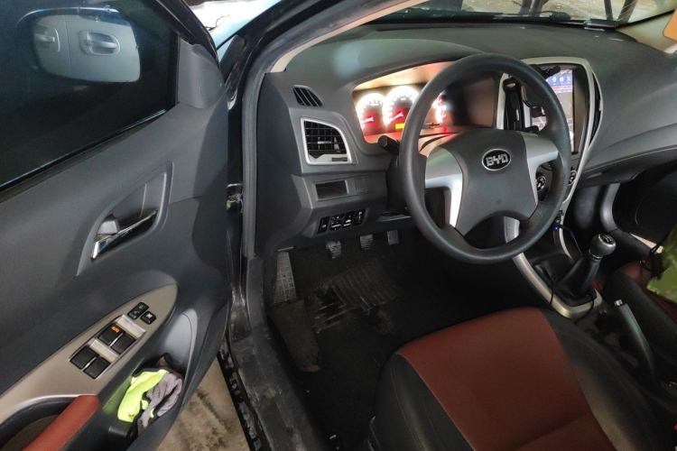 Used BYD F3 2018 1.5L Manual Fashion Model Driver Seat