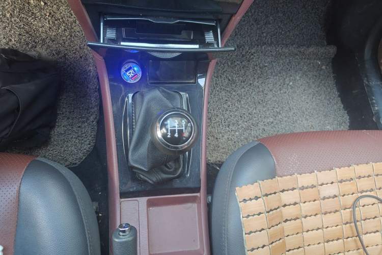 Used BYD F3 2018 1.5L Manual Classic Model Gear Lever