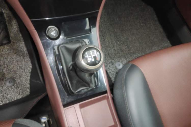Used BYD F3 2018 1.5L Manual Classic Model Gear Lever