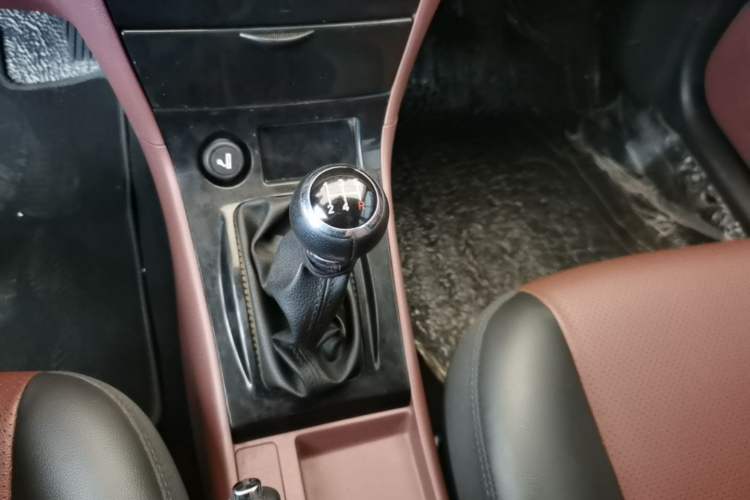 Used BYD F3 2018 1.5L Manual Classic Model Gear Lever