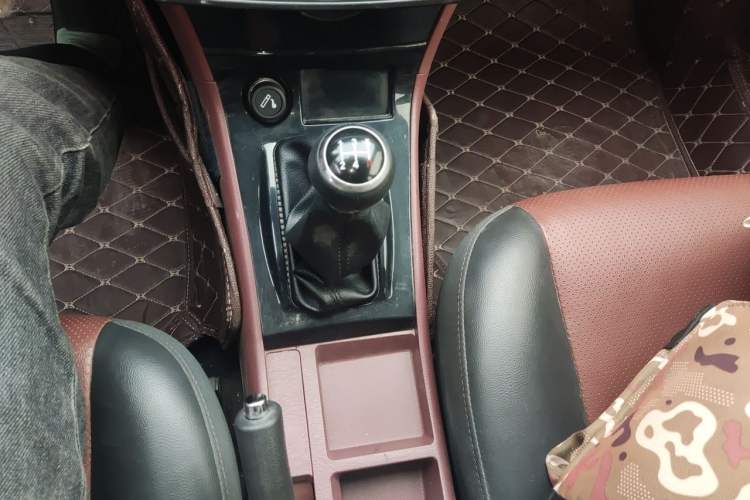 Used BYD F3 2018 1.5L Manual Classic Model Gear Lever