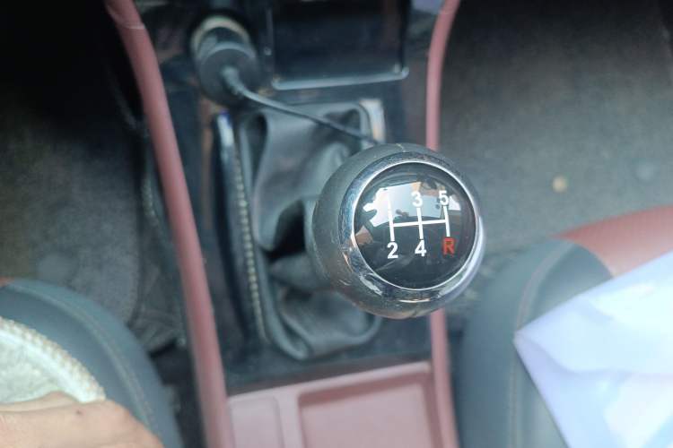 Used BYD F3 2018 1.5L Manual Classic Model Gear Lever