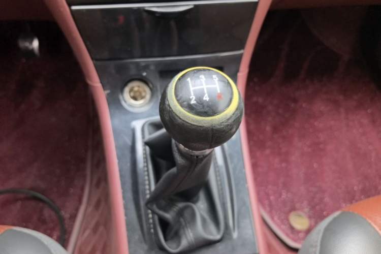 Used BYD F3 2018 1.5L Manual Classic Model Gear Lever