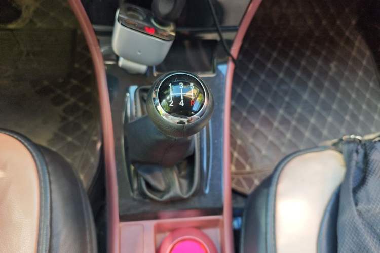 Used BYD F3 2018 1.5L Manual Classic Model Gear Lever