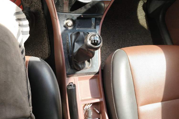 Used BYD F3 2018 1.5L Manual Classic Model Gear Lever