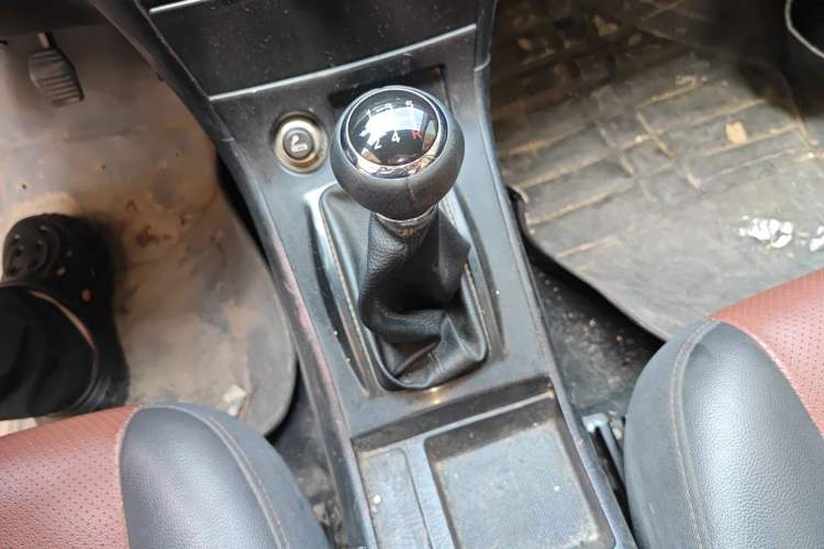 Used BYD F3 2018 1.5L Manual Classic Model Gear Lever