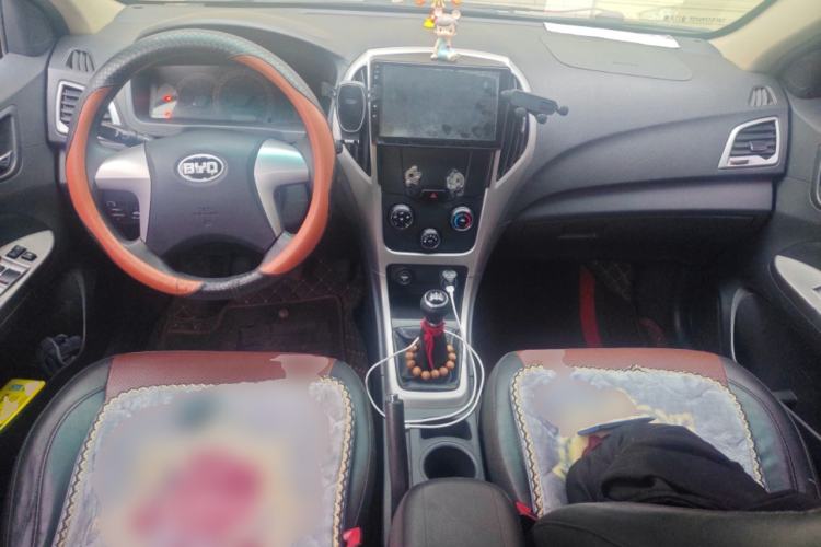 Used BYD F3 2018 1.5L Manual Elite Version Center Console