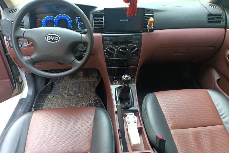 Used BYD F3 2018 1.5L Manual Classic Model Center Console