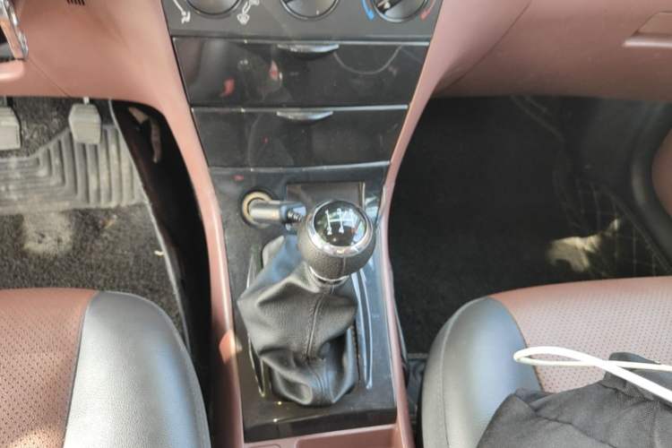 Used BYD F3 2018 1.5L Manual Classic Model Gear Lever