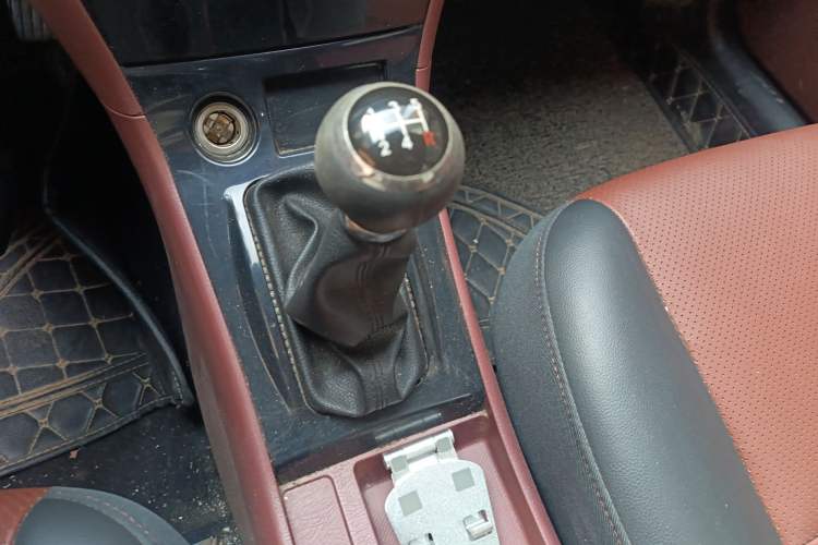 Used BYD F3 2018 1.5L Manual Classic Model Gear Lever