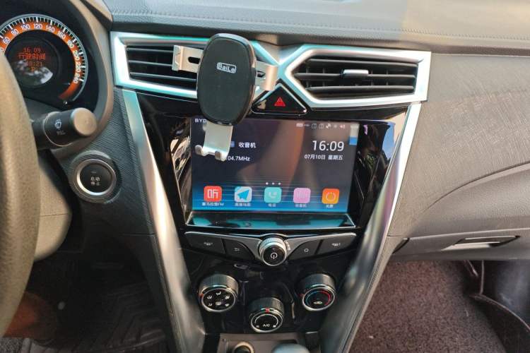 Used BYD F3 2018 1.5L Automatic Luxury Model Audio And AC Panel