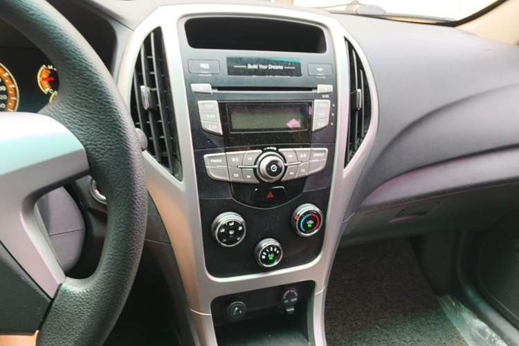 Used BYD F3 2018 1.5L Manual Fashion Model Audio And AC Panel