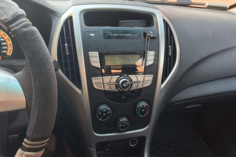 Used BYD F3 2018 1.5L Manual Fashion Model Audio And AC Panel