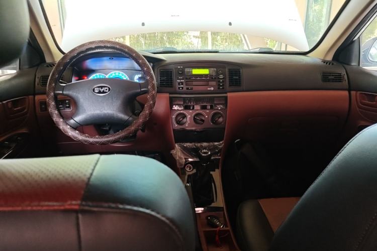 Used BYD F3 2018 1.5L Manual Classic Model Center Console