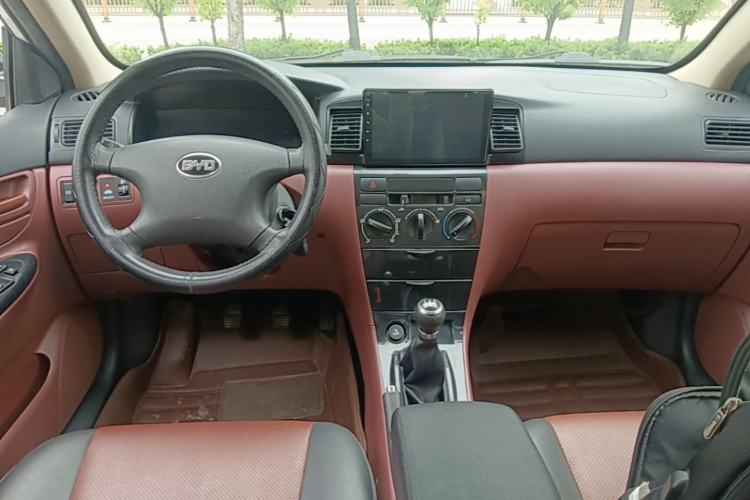 Used BYD F3 2018 1.5L Manual Classic Model Center Console