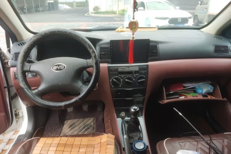 Used BYD F3 2018 1.5L Manual Classic Model Center Console