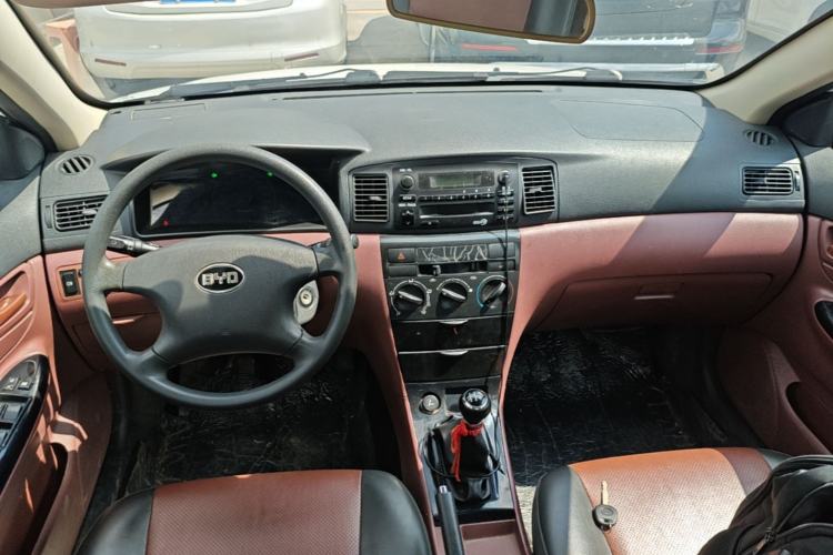 Used BYD F3 2018 1.5L Manual Classic Model Center Console