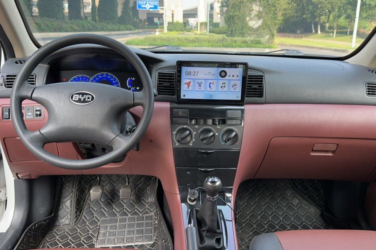 Used BYD F3 2018 1.5L Manual Classic Model Center Console