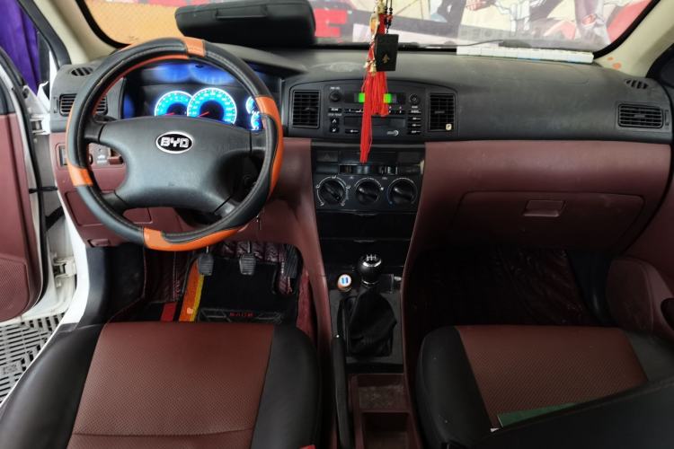 Used BYD F3 2018 1.5L Manual Classic Model Center Console